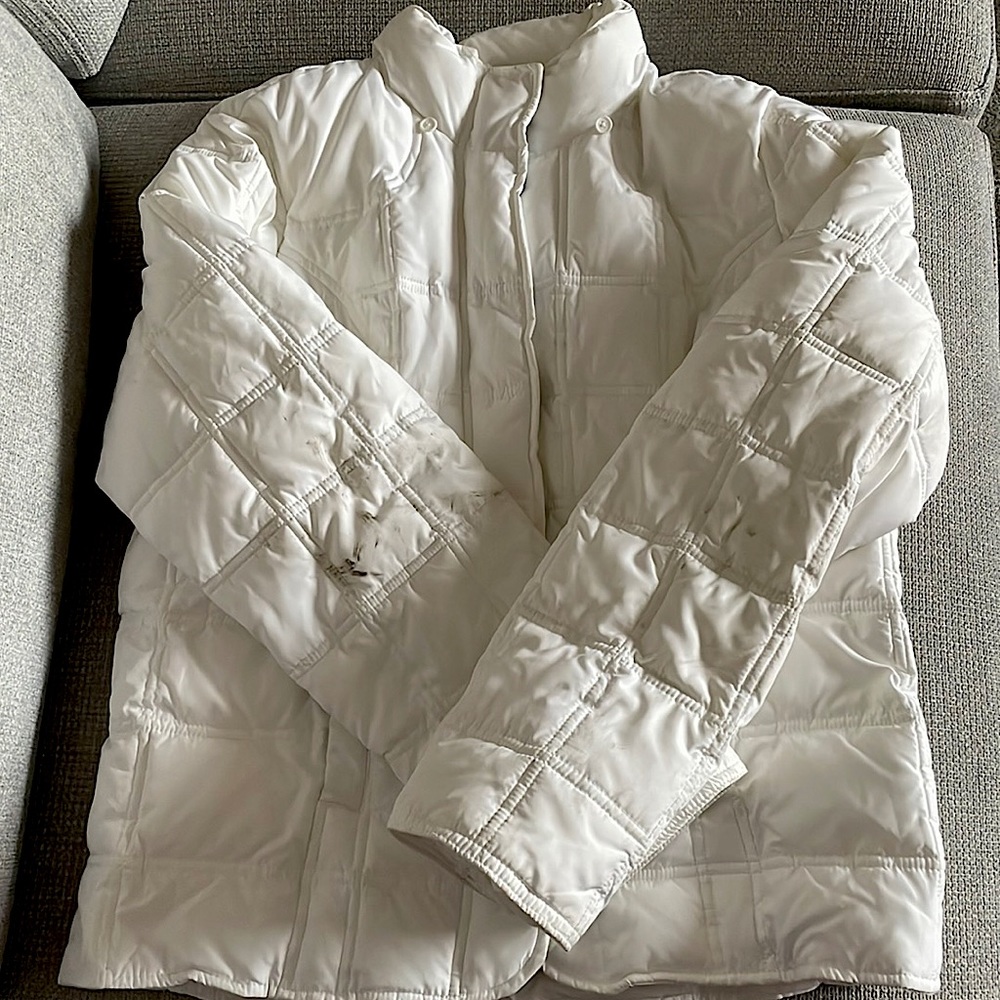 White Puffer Ski Jacket w/Attachable/Detachable Faux Fur Hood ❄️